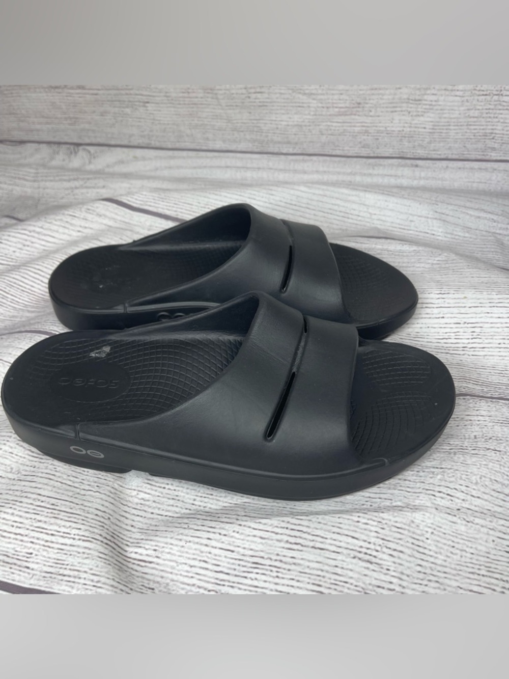 OOFOS Women’s 7 Black OOahh Slide Sandals
